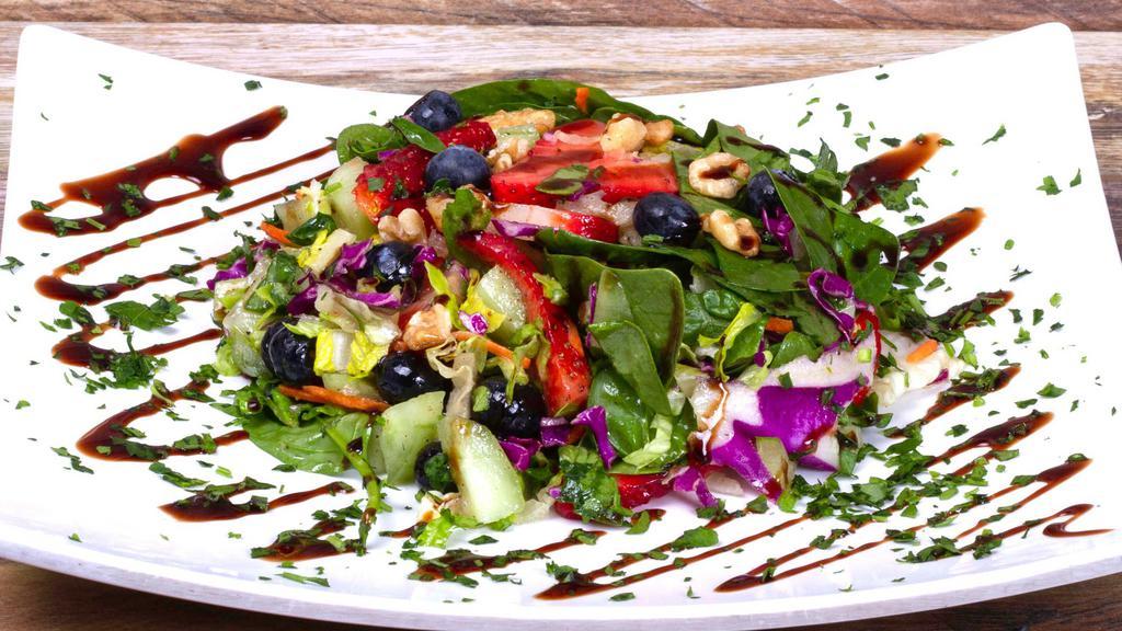 Berry & Nuts Salad · Fresh Baby Spinach, Source Salad Mix, Strawberries, Blueberries, Walnuts, Cucumbers, Glazed with Balsamic Reduction and House Made Balsamic Vinaigrette.
(290cal 6protein 15carb 25fat)
Vegetarian Friendly/Vegan Friendly/Keto Friendly/Gluten Free/Contains Nuts