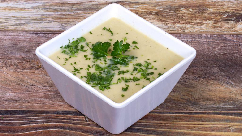 Skinny Taste Soup · Made in House from Fresh Cauliflower and Organic Vegetable Stock Base. 
(50cal 3protein 11carb 0fat)
Vegan Friendly/Vegetarian Friendly/Gluten Free/Keto Diet/Paleo Diet