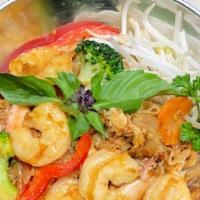 Pad Kee Mao · Thai style stir-fried wide size rice noodle with egg, chili paste, egg, onion, bell pepper, ...