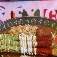 Flauta Plate · 3 flautas Rice,Beans,lettuce,tomatoes,sour cream,avocado sauce,red chili