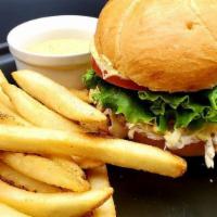 Hamburguesa Señor Carbón · Contains dairy. Grilled patty meal accompanied by caramelized onion, tomato, lettuce, provol...