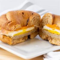French Toast Ultimate Breakfast Sandwich · This Ultimate Breakfast Sandwich is complete with a farm-fresh egg, natural Tillamook cheese...