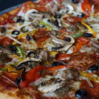 New York Combo · Pepperoni, Italian sausage, meatballs, mixed bell peppers, mushrooms, onions, black olives.