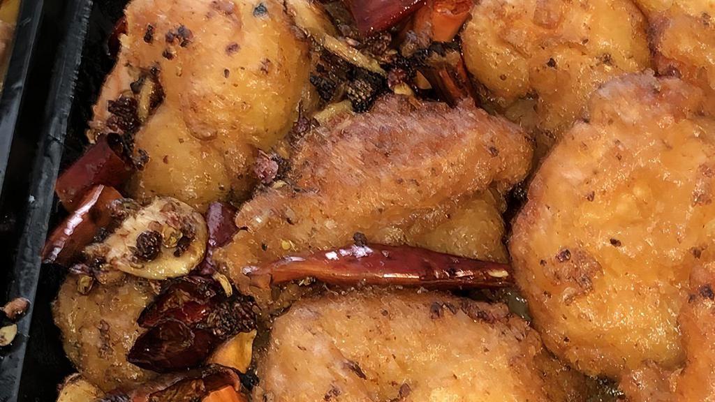 Firecracker Shrimp 炮仗虾 · [spicy][peppercorn]
Breaded shrimp stir fried with dried pepper  peppercorn, broccoli.