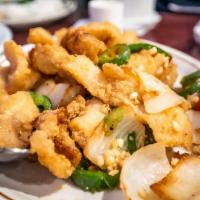 Salt & Pepper Fish 椒盐鱼片 · [spicy]
Breaded fish fillets stir fried with spiced salt and pepper.