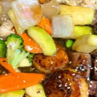 Hibachi Steak & Scallop · Hibachi Style Steak and Scallop with wok sauteed vegetables and fried rice.  Served with mus...