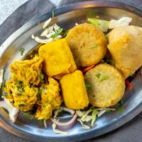 Everest Platter Vegetarian · Mix of aloo tikki, paneer pakoda, vegetable pakoda and vegetable samosa.