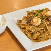 House Chow Mein · Served with side of crispy noodles.
