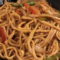 Mongolian Beef Chow Mein · Spicy, Bell Pepper, onion