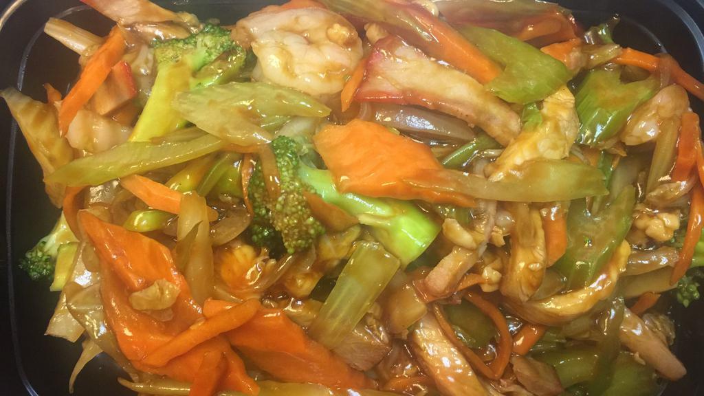 Large House Special Chop Suey · Served with white rice. Chicken, Pork, and Shrimp.