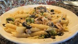 Penne With Broccoli, Chicken & Black Olives · Penne sautéed in garlic & oil.