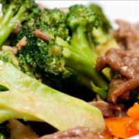Broccoli · Sliced white meat chicken with broccoli, carrots and onions stir fried in a brown sauce.