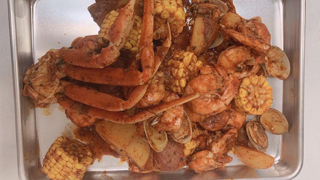 Cajun Special #3 · 1 lb snow crab 
1 lb mussles
1/2 lb shrimp (whole shrimp )
1/2 lb clams 
3pc corn 4pc potatos