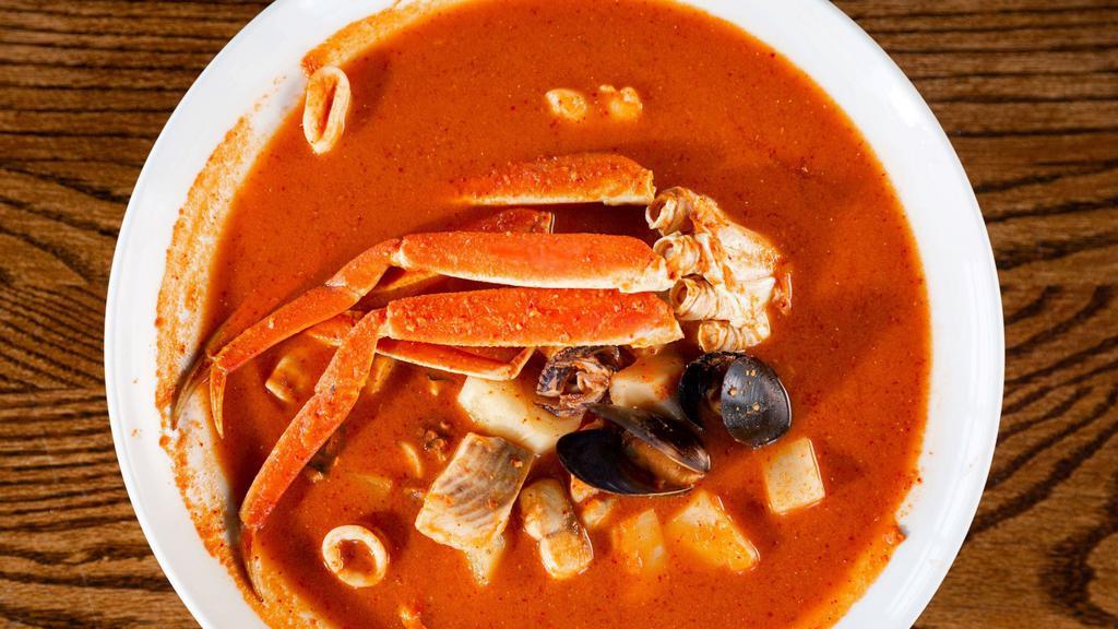 7 Mares Soup · Flavorful seafood stock with scallops, mussels, shrimp, fish, crab legs, calamari and fresh vegetables.