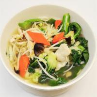 Mixed Vegetable Mandarin Noodle With Chicken · 時菜雞肉湯麵