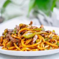Black Pepper Beef Udon · 黑椒牛肉炒烏冬 .