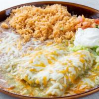 Enchiladas Verdes *Gf · Green tomatillo salsa topped with melted cheese,
queso fresco, green onion and sour cream