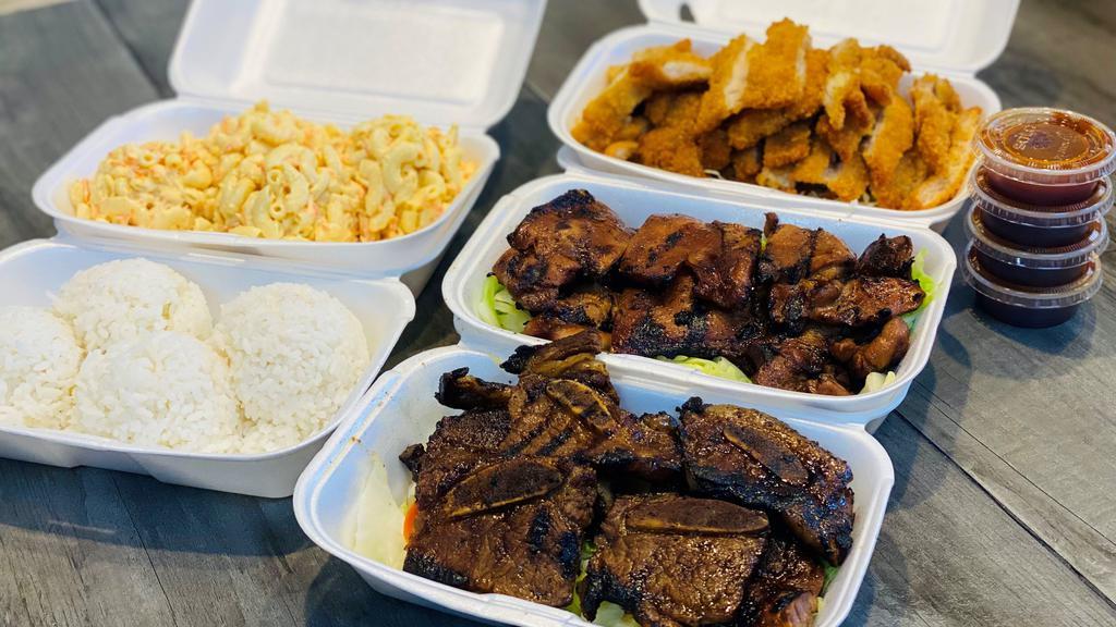 Family Meal · Served with Streamed Rice, Macaroni Salad and Green Cabbage
(Can Pick up to 3 Entree)