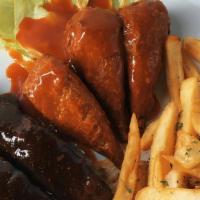 Ribs N Wings Combo · Ribs and 3 Wings with fries
