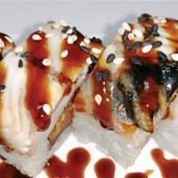 Black Jack · Spicy. Spicy tuna & crunch topped with eel, eel sauce & sesame.