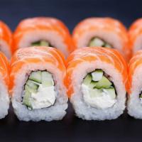 Philadelphia Sushi Roll · Delicious sushi made from smoked salmon, cream cheese, and cucumber.
