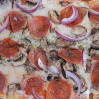 Trifecta Flatbread  · Pepperoni, mushrooms and red onions with mozzarella on red sauce.