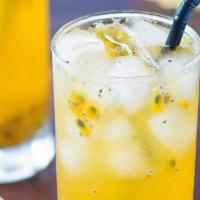 24Oz Passionfruit Sparkling Lemonade 满杯百香果气泡水  · Passionfruit syrup, lychee jelly, organic lemonade, sprite