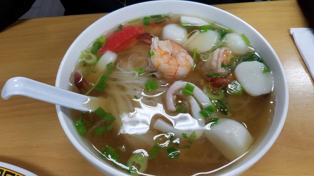 Phở Đồ Biển · Seafood noodle soup ( shrimp, squid, fishballs, crabmeat).