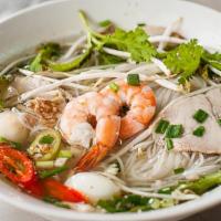 Hủ Tiếu, Mỳ Đà Lạt Đặc Biệt (Nước) · Dalat special rice noodle/ egg noodle (with broth) pork slice, shrimp, crab meat, fish ball.