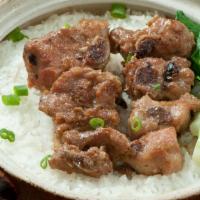 Spare Rib With Black Bean Sauce In Clay Pot Rice 豉汁排骨煲仔飯 · 