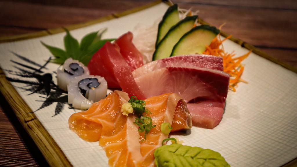 Chef'S Choice Sashimi · Consuming raw or undercooked meats, poultry, seafood, shellfish, or eggs may increase your risk of food bone illness, especially if you have certain medical conditions.