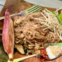 Pad Thai Boran · Traditional Thai style stir-fried rice noodle served with banana blossom.