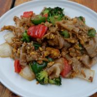 Pad Kee Mao · Fresh wide size rice noodles with egg, onion, bell pepper, sweet basil and broccoli.