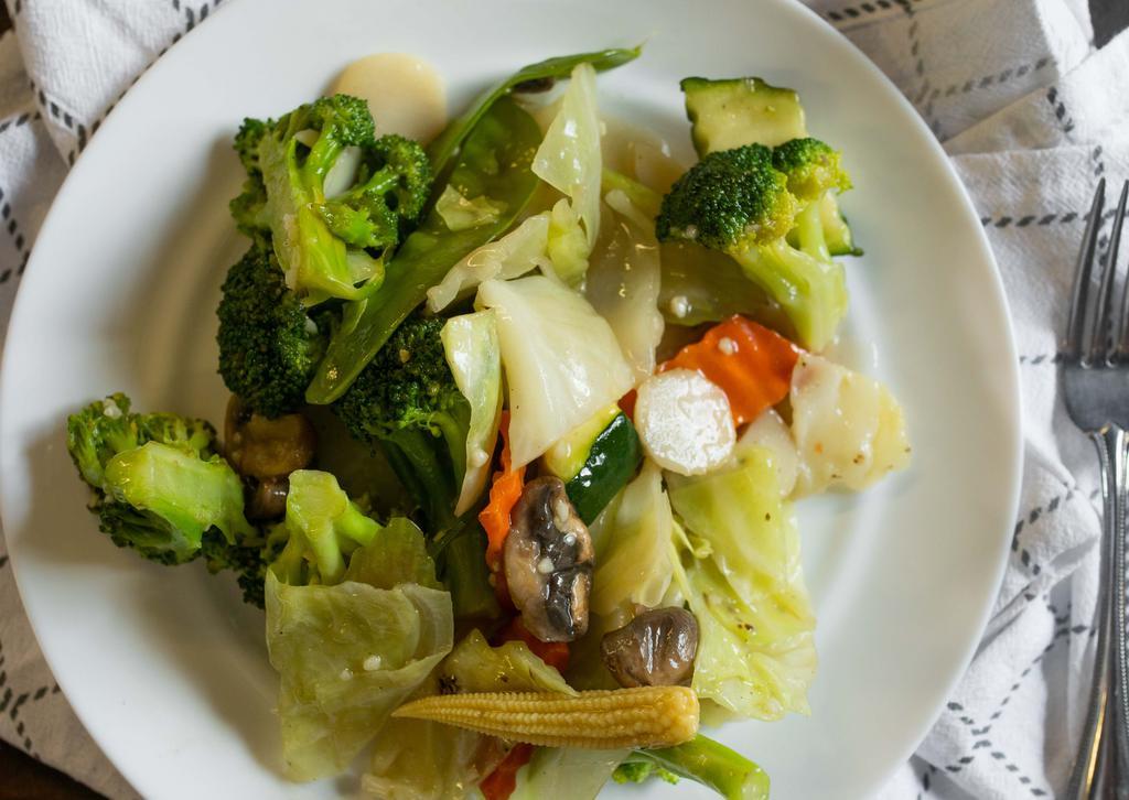 Buddha'S Delight · Vegetarian, gluten free. Light medley of stir-fried vegetables in a white garlic sauce.