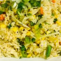Gà - Chicken Fried Rice · Fried rice with chicken, egg, carrots, green been and corn