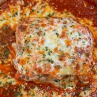 Lasagna Dinner · LAYERED RIBBON NOODLE GROUND BEEF. RICOTTA. MARINARA. &MOZZARELLA AND SERVED WITH A SIDE OF ...