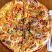 Gamberoni · Fiery shrimp, spicy oil, mozzarella, asiago, tomatoes, red onions, fresh basil.