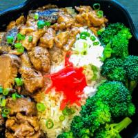 Braised Chicken Rice · Chicken ,Shitake Mushrooms ,Ginger , Broccoli and Steam Rice