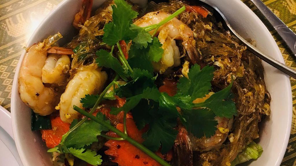 Shrimp Vermicelli Paradise · Shrimp, bean vermicelli (glass noodle), yellow curry powder, egg, lettuce, green onion, carrot and cilantro.