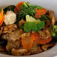 Pad See Ew 🌶 · Mild spicy. Stir fried wide rice noodles with sweet soy sauce, egg, fresh broccoli, carrot, ...