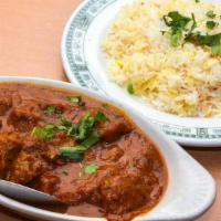Curry Specialties Beef · A traditional brown beef curry prepared with tomatoes, onions and fresh herbs.