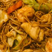 House Special Chow Mein · BBQ pork & Chicken &Shrimp &Fish &Squid & vegetable stired-fried with egg noodle (soft noodl...