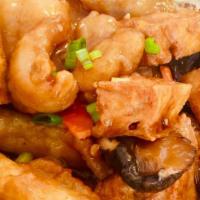Tofu &Fish Clay Pot 豆腐斑腩煲 · 豆腐斑楠煲