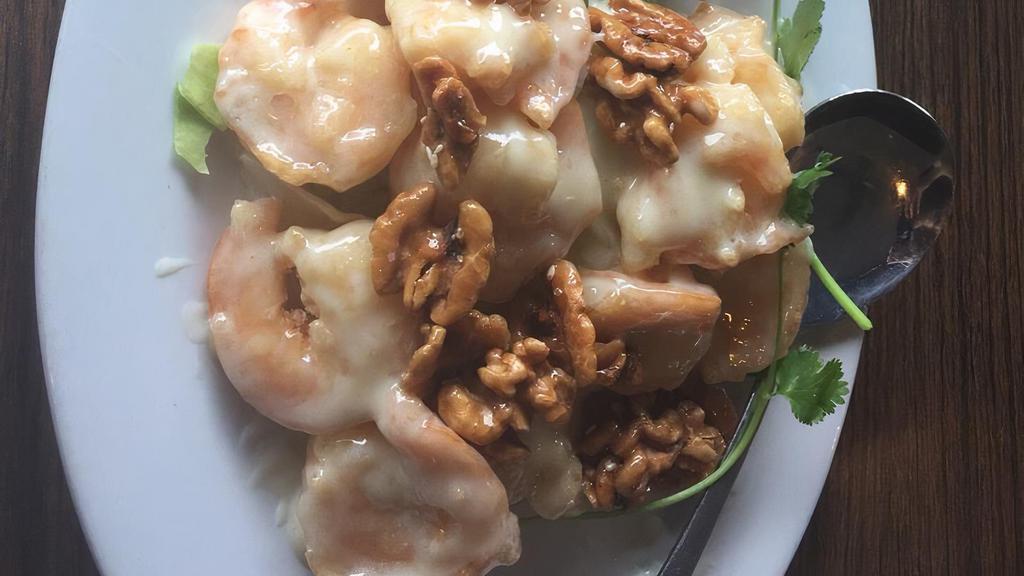 Honey Walnut Prawn · Crispy tender prawn and walnut glazed with honey.