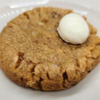Fffeiticeira · Gluten-Free Peanut Butter, Coconut Flake, Toffee Kookie w/ a Yogurt Almond.