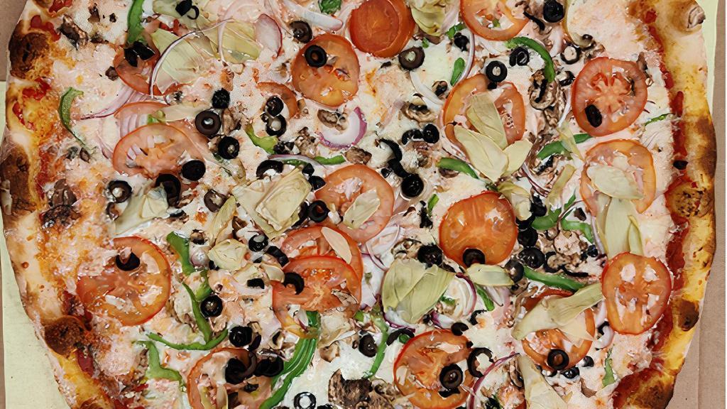 Vegetariana Pizza · House Tomato Pizza sauce, fresh garlic, fresh basil, mushroom, onion, bell peppers, black olive and mozzarella cheese.