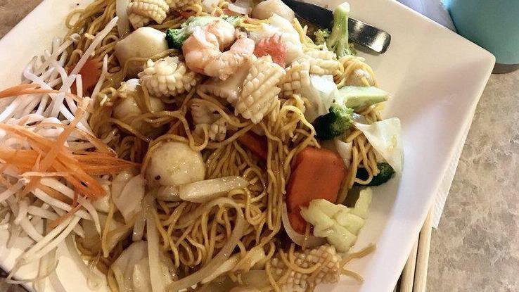 Seafood Pan-Fried Egg Noodle · Shrimp, Squid and Fish Balls.