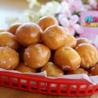 12 Donut Holes · Little balls of happiness