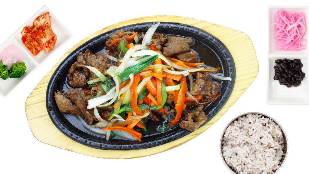 Bul-Go-Gi (Bbq Beef) · Slices of marinated beef with vegetables.