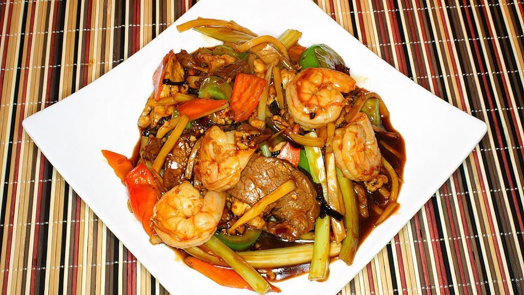 House Of Garlic Sauce · Shrimp, chicken, and beef.